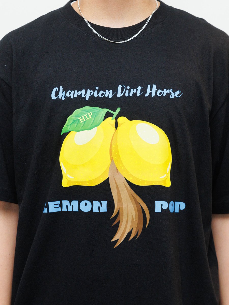 レモンポップ の オリジナルグッズは、お尻レモン、坂井瑠星騎手との