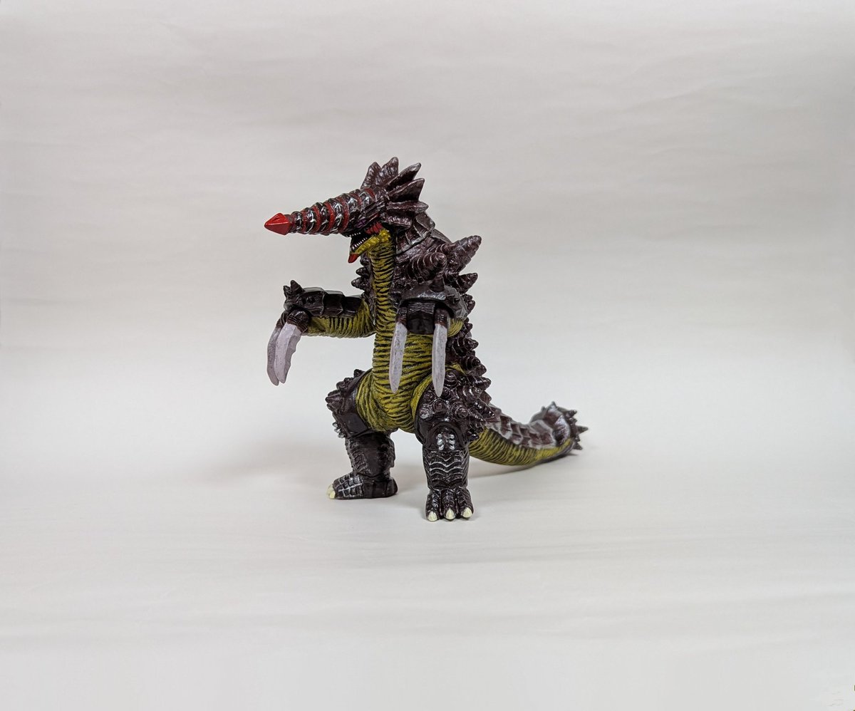 熱線怪獣グライムのソフビをリペイントしました！ #グライム #ウルトラ
