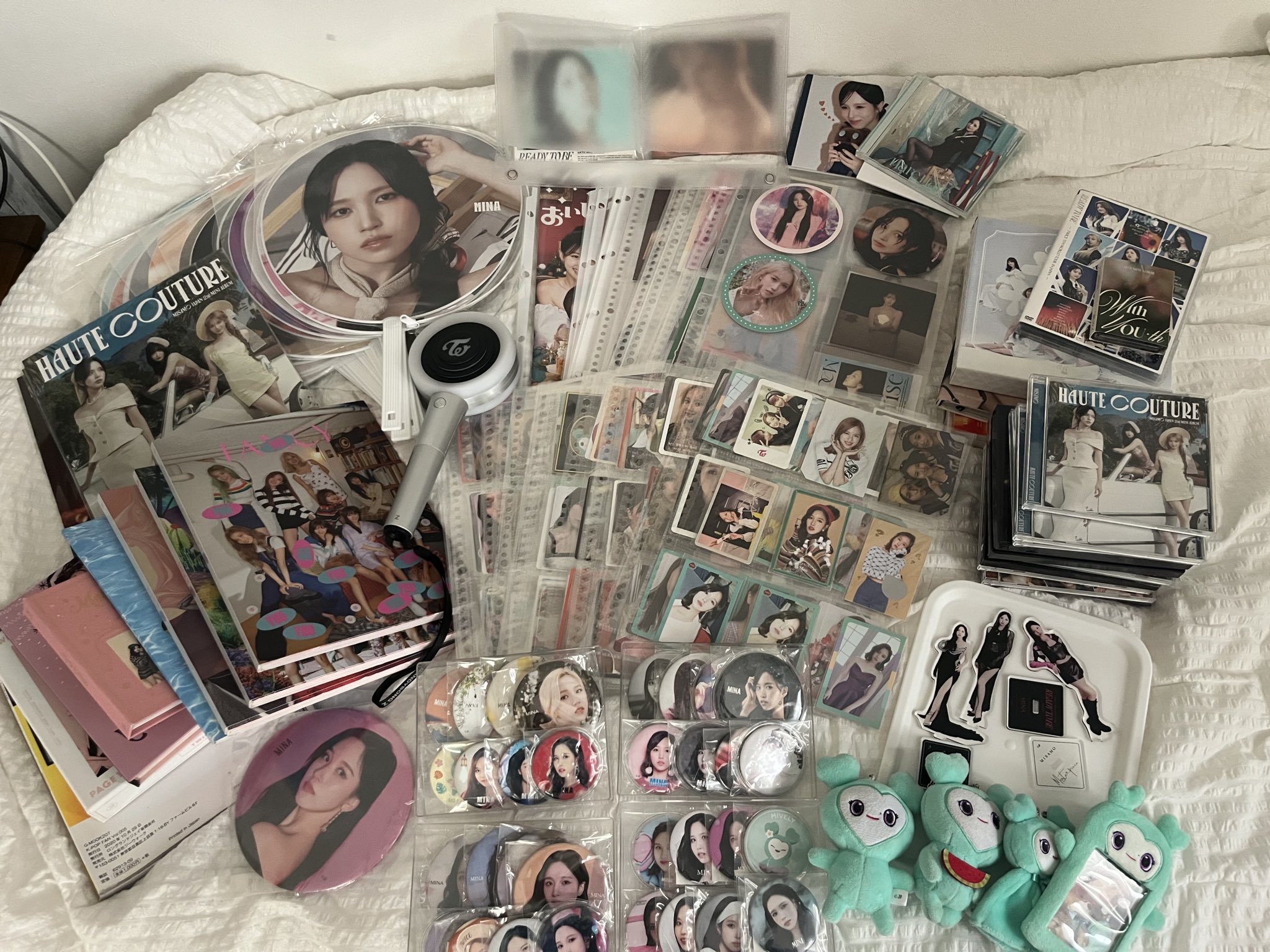 TWICE グッズ まとめ売り（一枚目以降の写真もご覧ください） twice