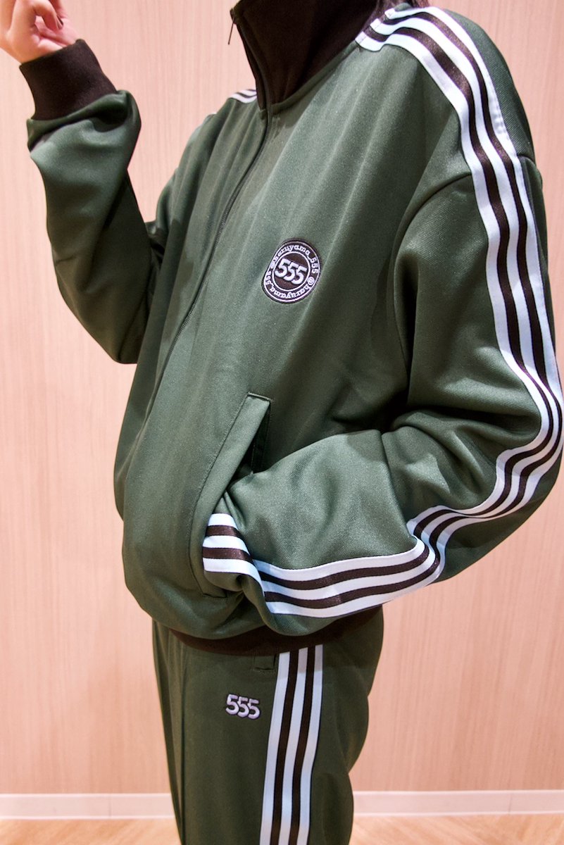 GBR0AxcaIAABlxe.jpg?format=jpg