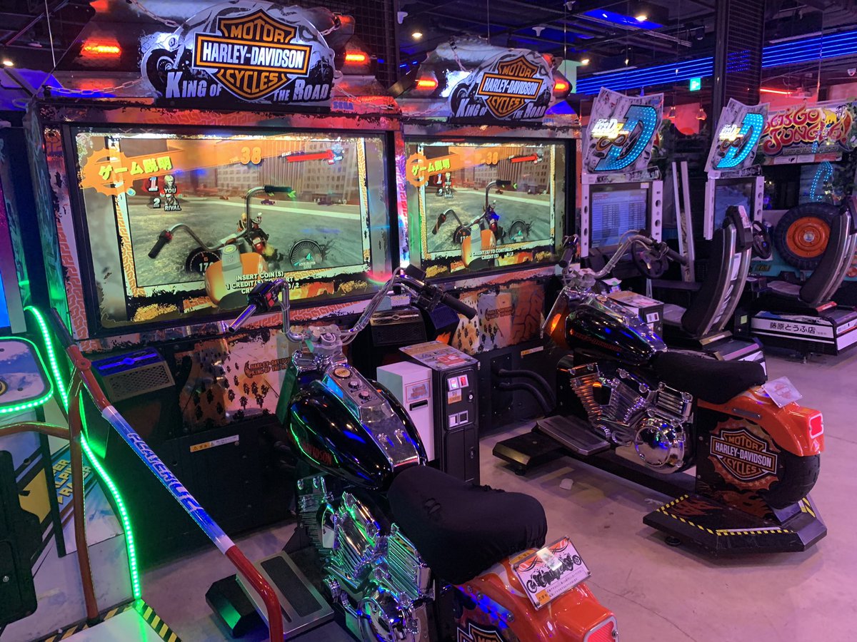 同じスターフィールドにあるゲームセンター。懐かしのアウトラン2