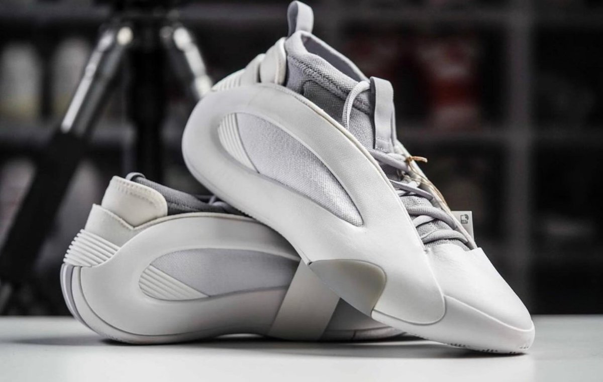 HARDEN 8 VOLUME シューズ(男性用) PARTY\