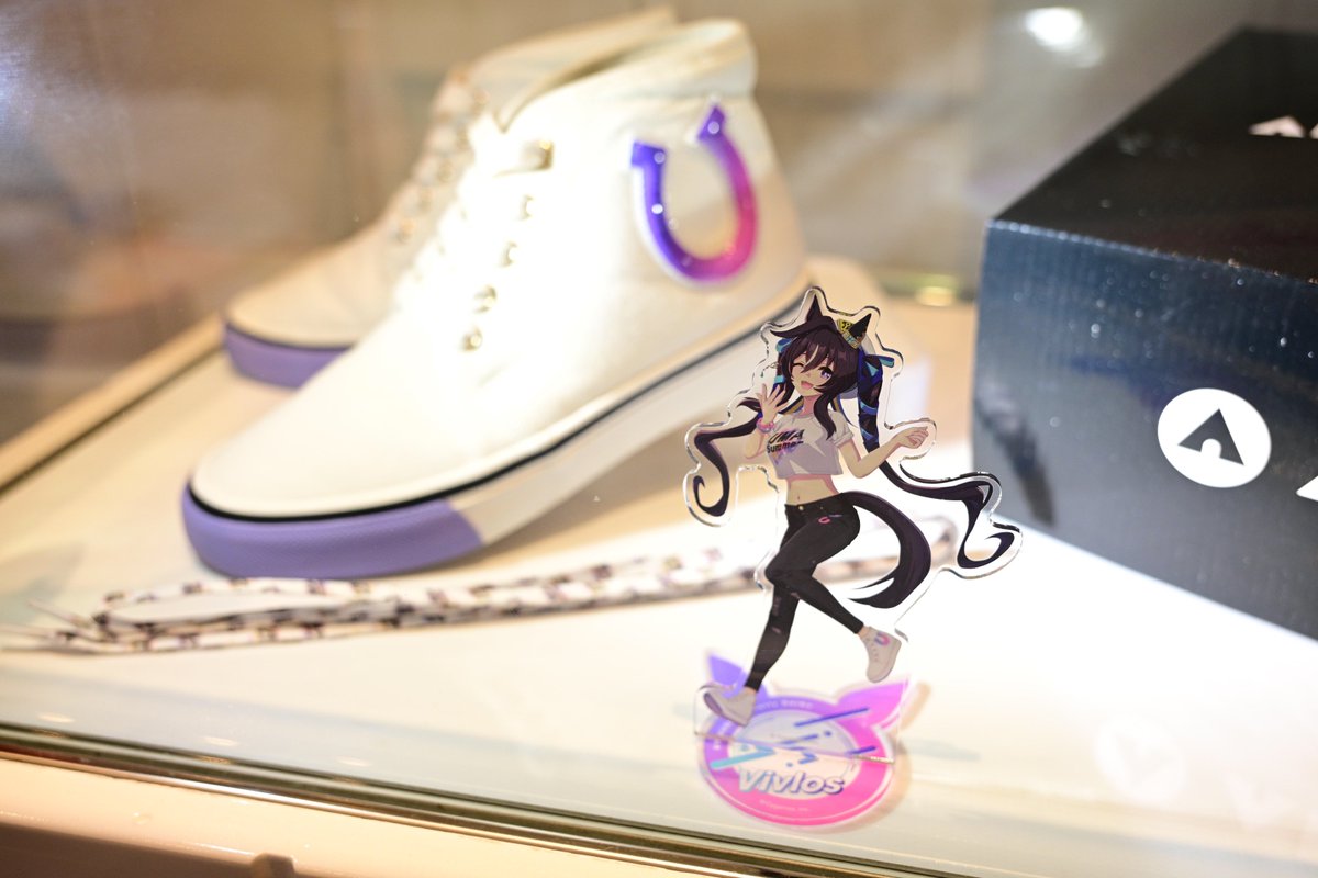 ウマ娘 AIRWALK コラボ アクリルスタンド ヴィブロス ヴィルシーナ