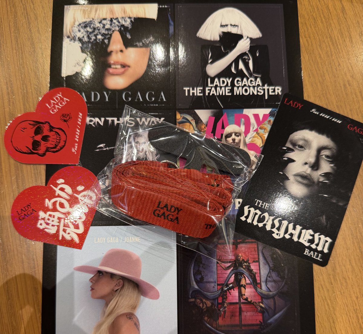 新品未開封 レディー ガガ メイヘム MAYHEM 通常盤 ハートステッカー6