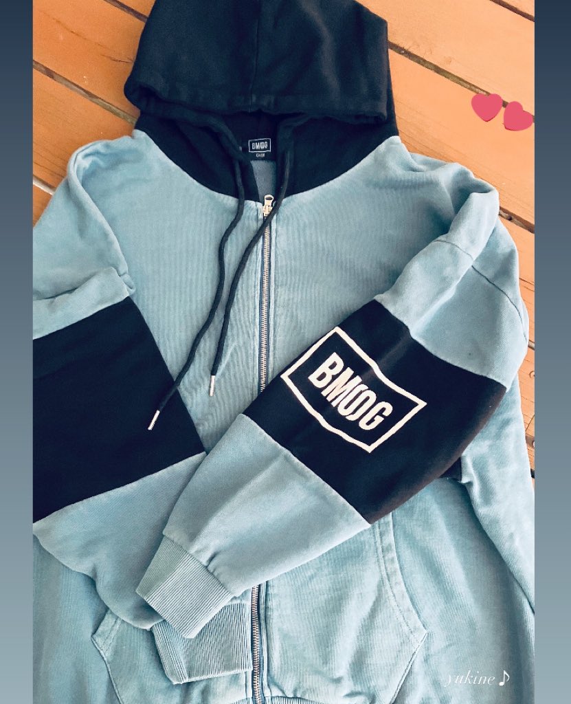 帰宅したらBMSGのツートンジップパーカーが届いてた