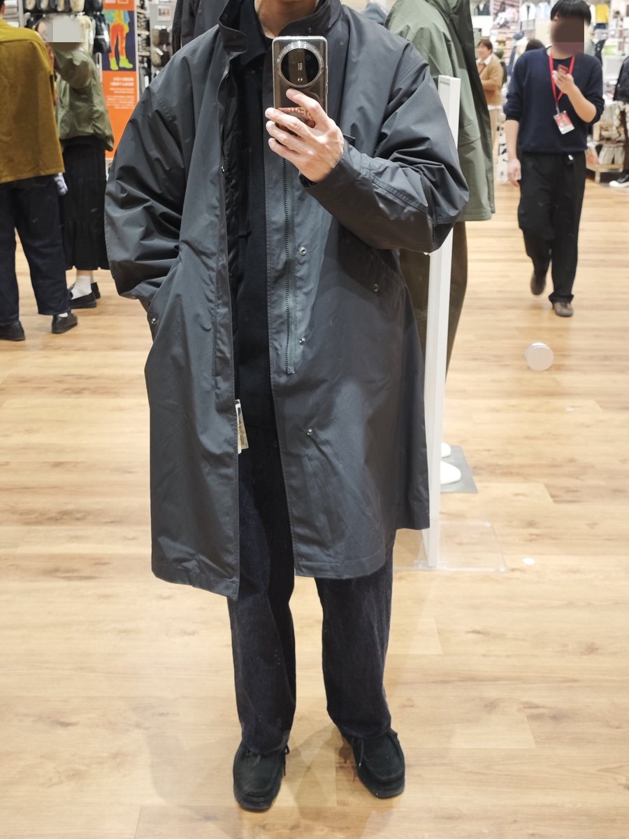 ユニクロの新作ウィンドプルーフ2WAYコート。これ普通にカッコいいなぁ