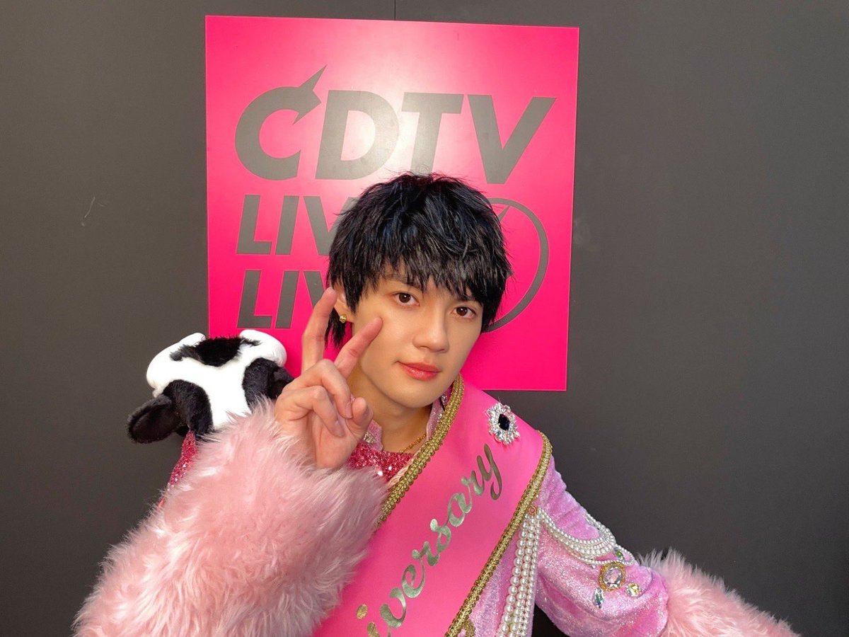 GiTQqxgaEAAG-f9.jpg?format=jpg