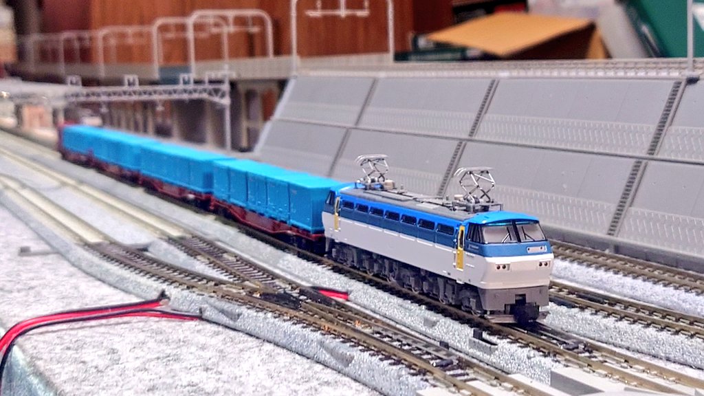 かなり昔の製品ですがTOMIX 92903 EF66-100フレートライナーセットで