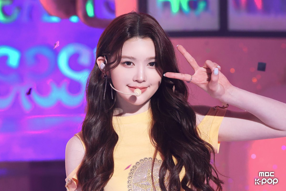 音楽中心MC #HEARTS2HEARTS エイナ（08） 身長169cmはチーム最長身