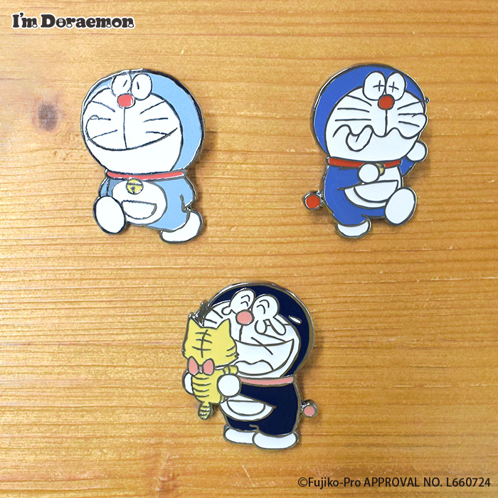 ドラえもんの様々な表情が可愛らしいピンバッジ！どのデザインが入って