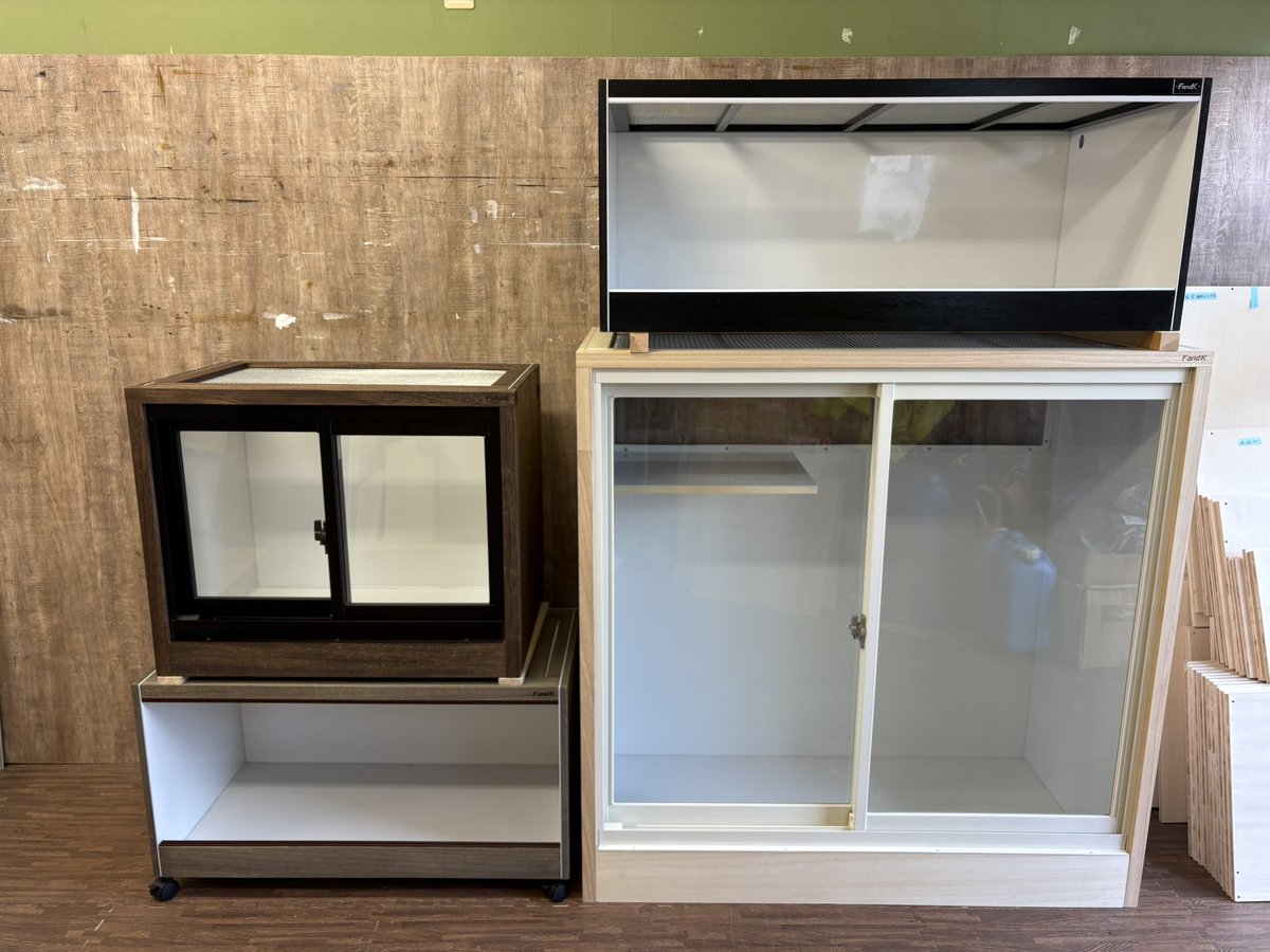 サノスFandK爬虫類木製ケージ オーダー品 おはようございます