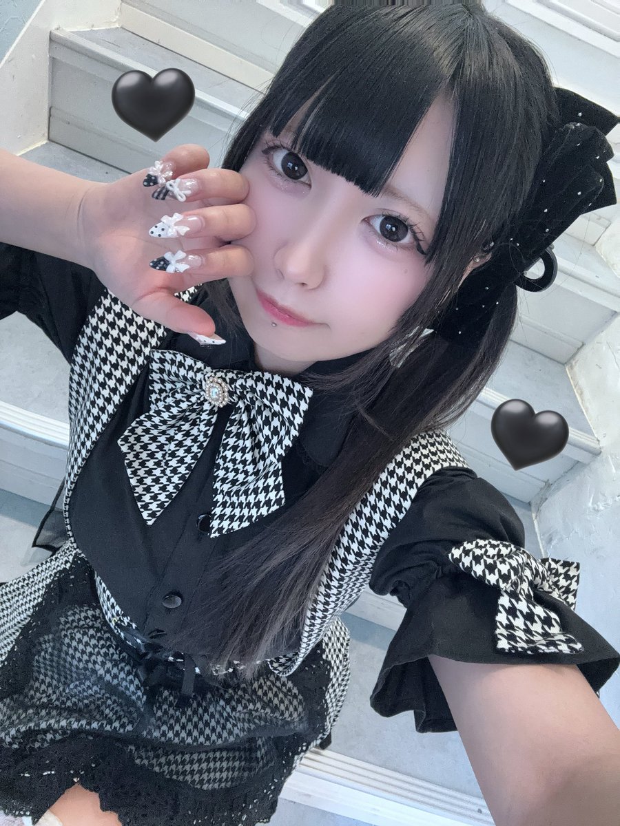 22時までいます🖤 ̖́-