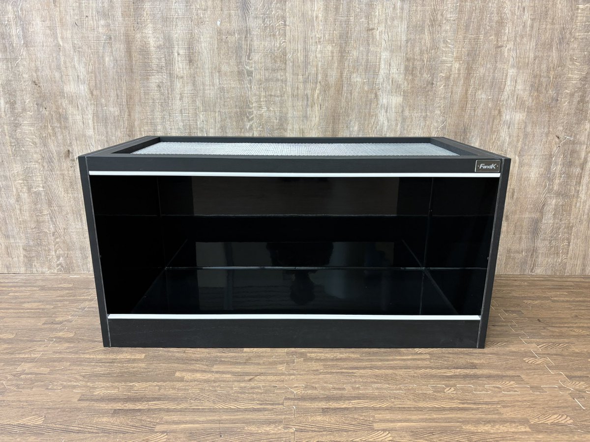 おはようございます！ 近畿レプには防水仕様の900×450×450 ブラック