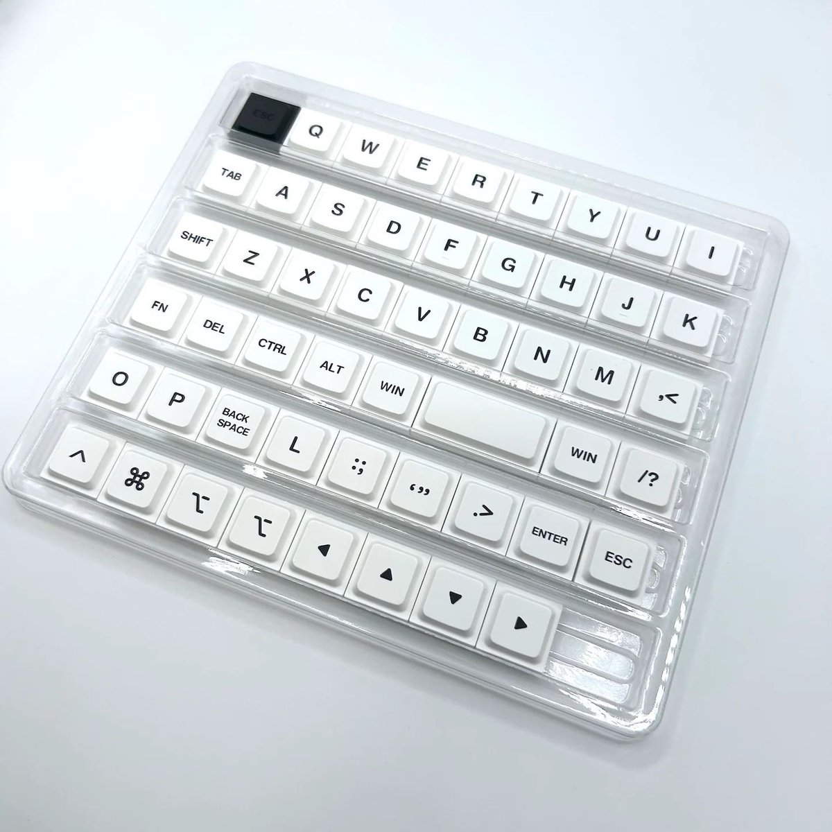 マットホワイトのzonkeyにぴったりだと思いますので是非🙏