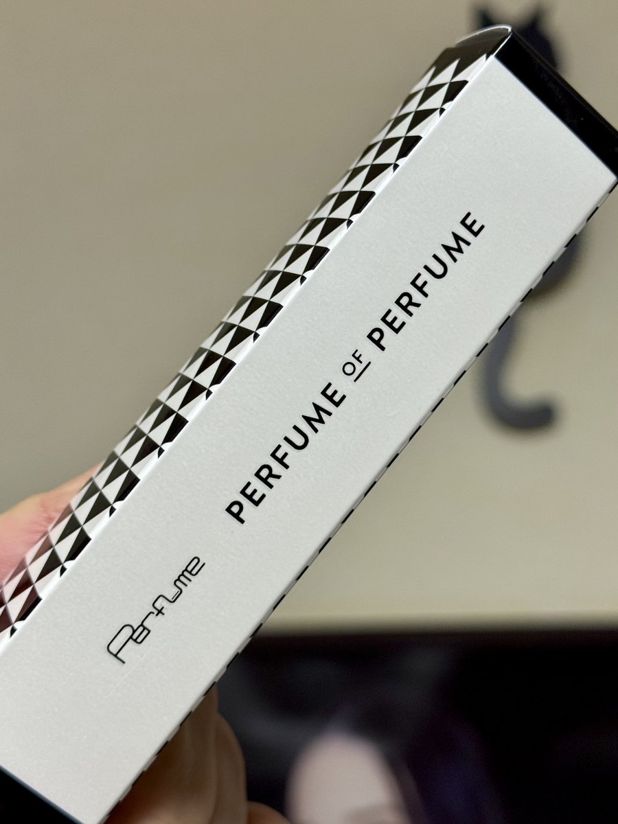 冷蔵庫の整理をしていたらPerfumeのPERFUME of PERFUME （新品未開封