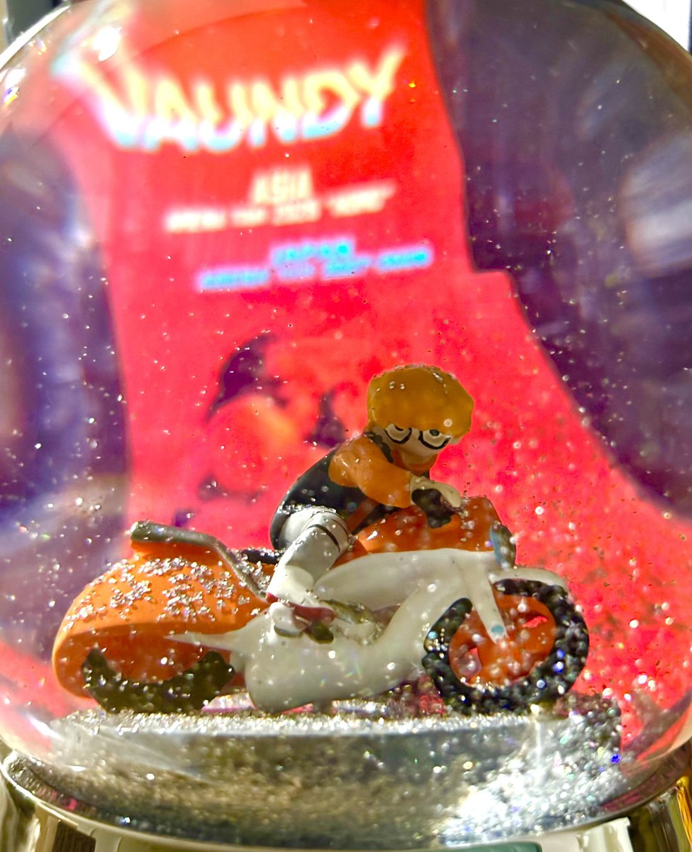 スノードームのバウくんも カッコイイよ✨ #Vaundy