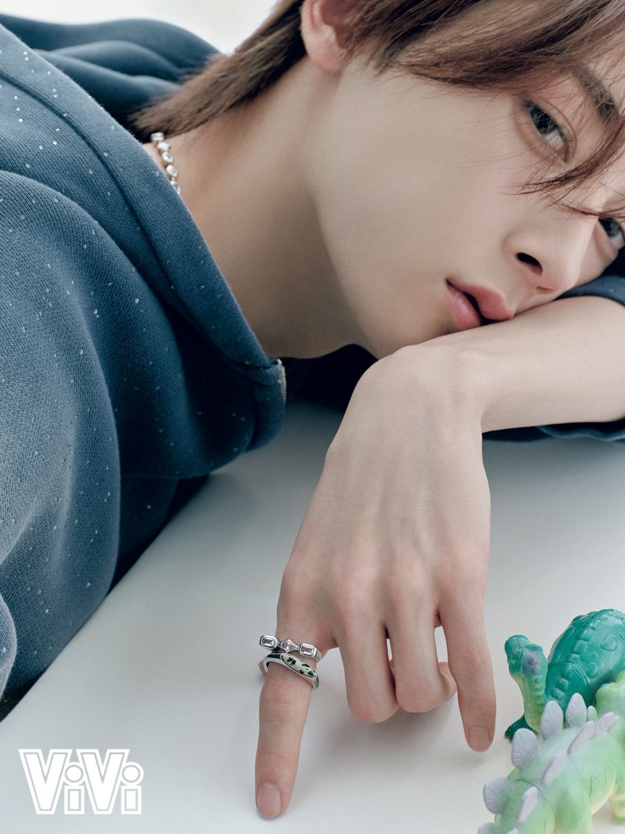 う、美しい。。。👏✨ 誌面では、右ページの右大1枚、右下小2枚が特に