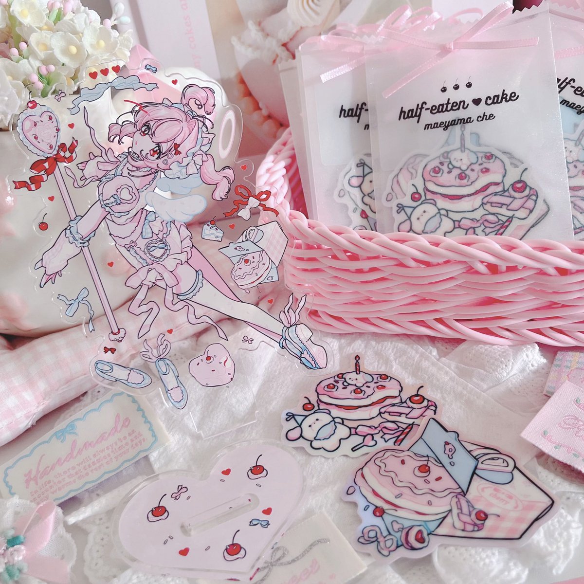 コミティアおしながきは明日🙏 新しい物はアクスタとステッカーです！