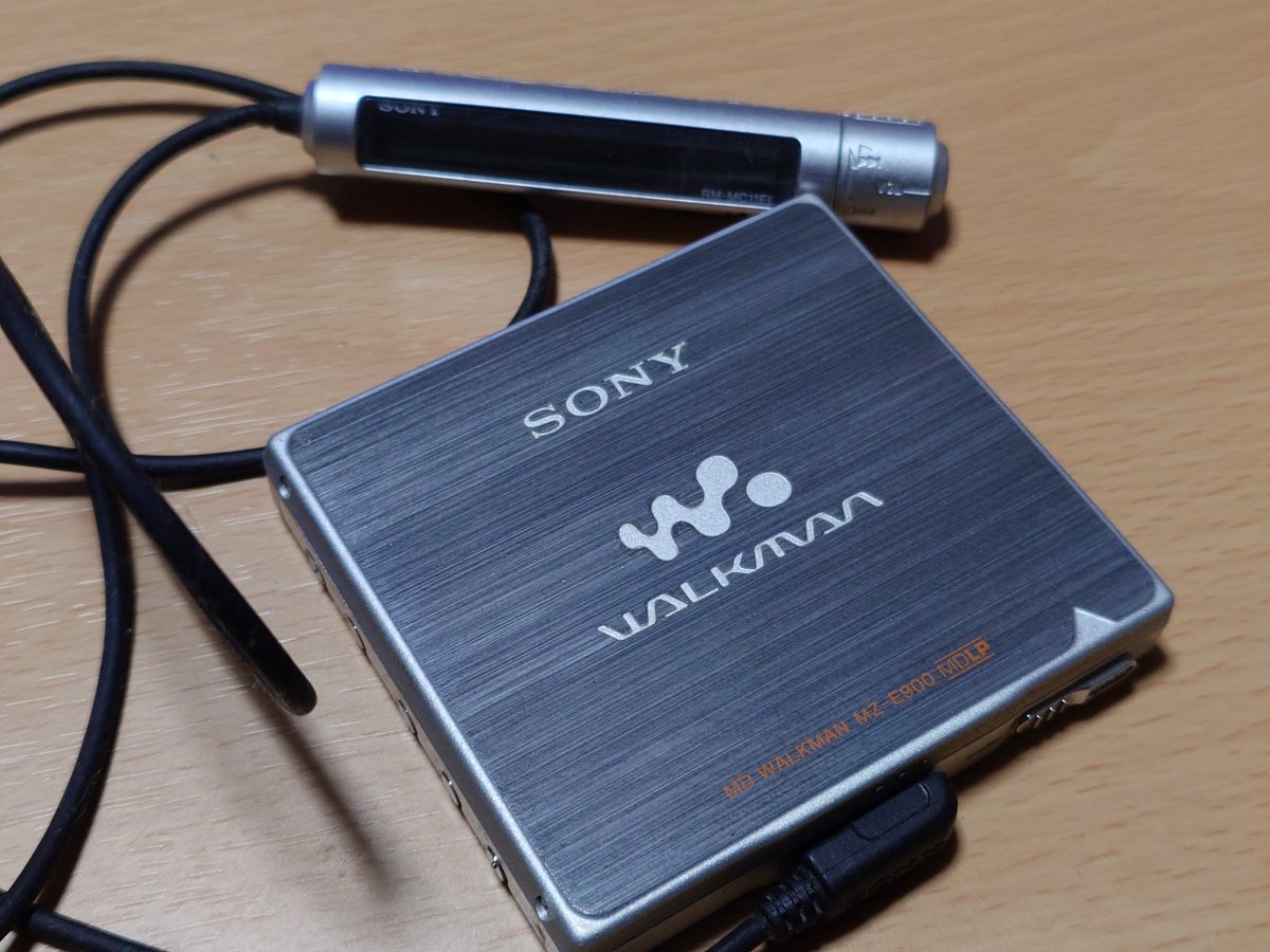 リモコンもあるけど当然動くかはわからないよ…