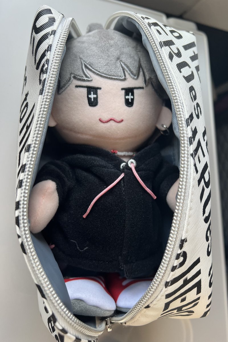 本日初お出かけ。 toHEROesのペンラケースにピッタ❣️ これに合わせて