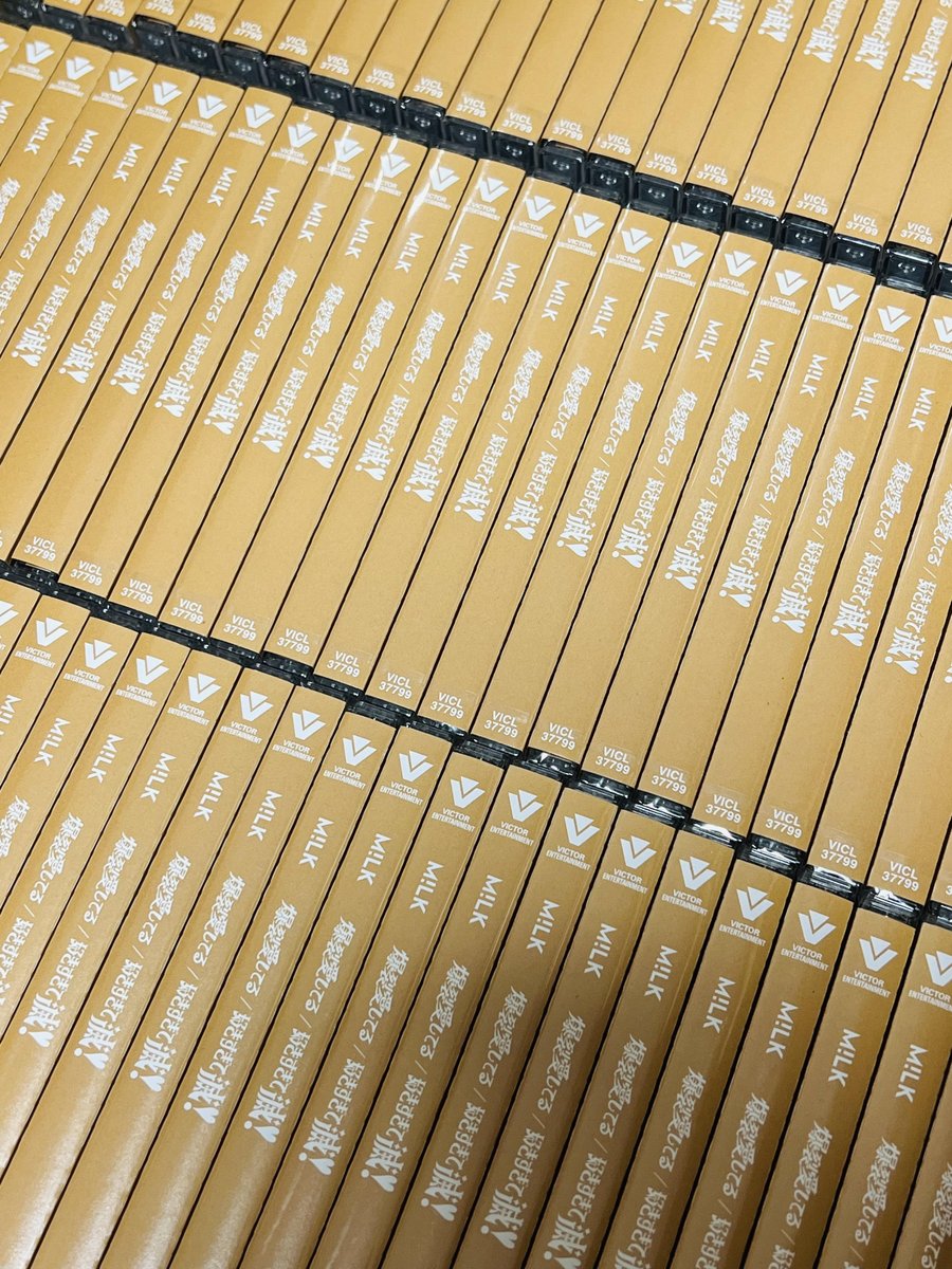 M!LK】 ご好評につき品切れしておりました 『爆裂愛してる／好きすぎて