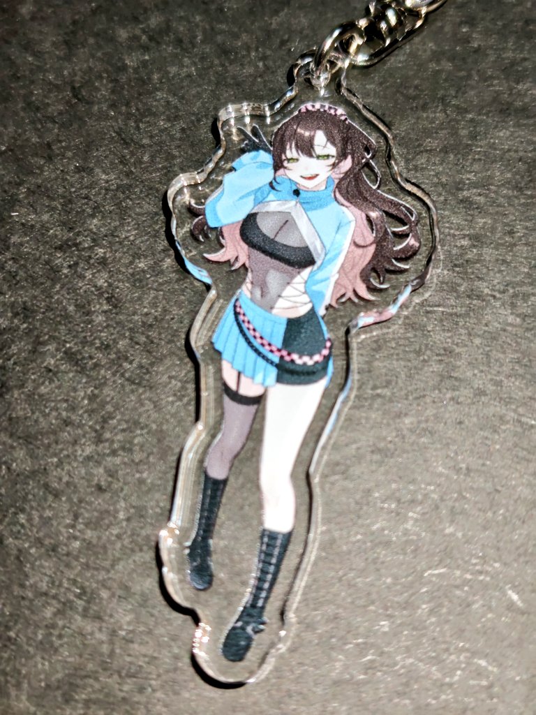 キーホルダーが先に届いた。 やっぱかわいい。