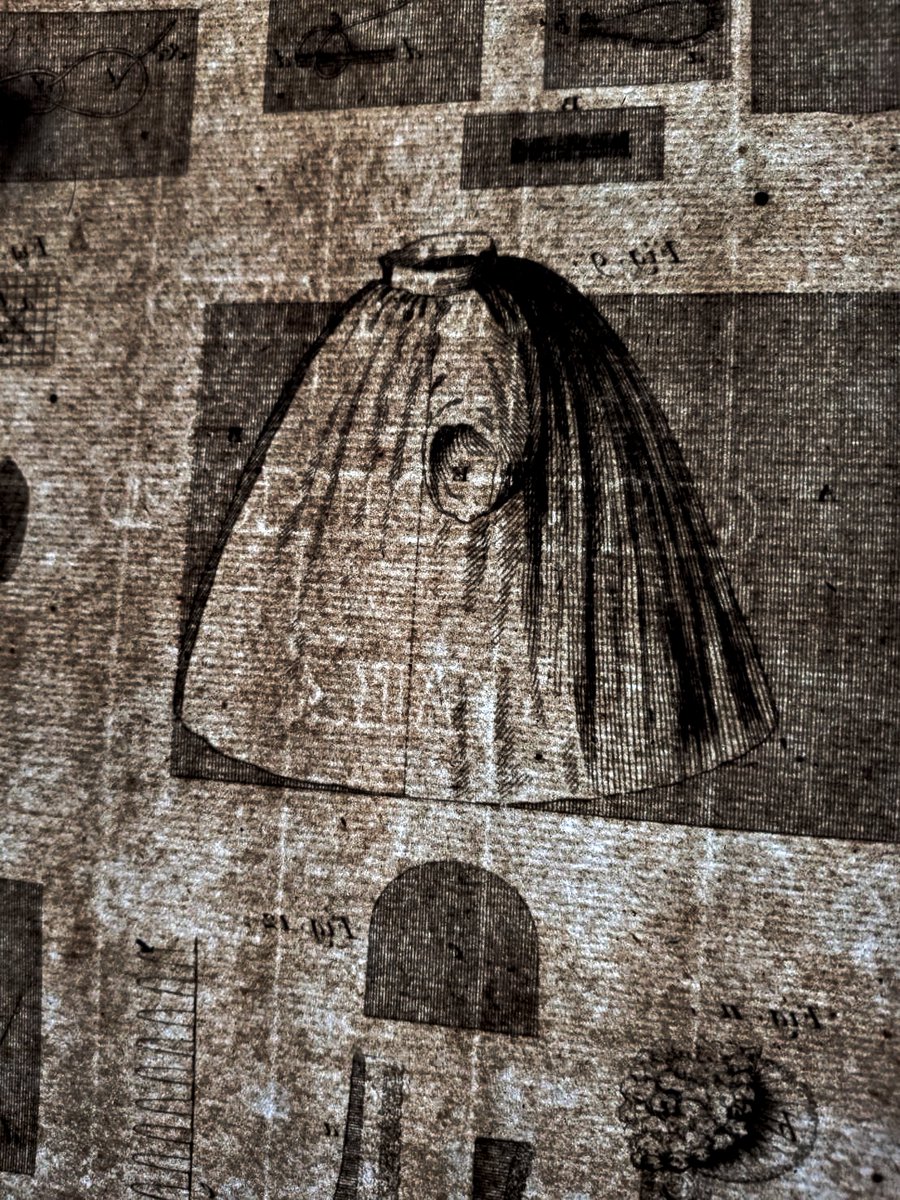 ウォーターマーク（透かし）で、どこの製紙工房かわかるみたいですが