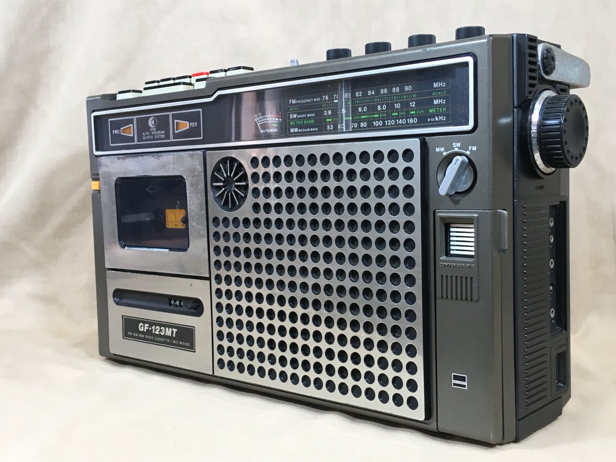 ギミックがシャープでしょ #ラジカセ #カセット #シャープ #昭和レトロ