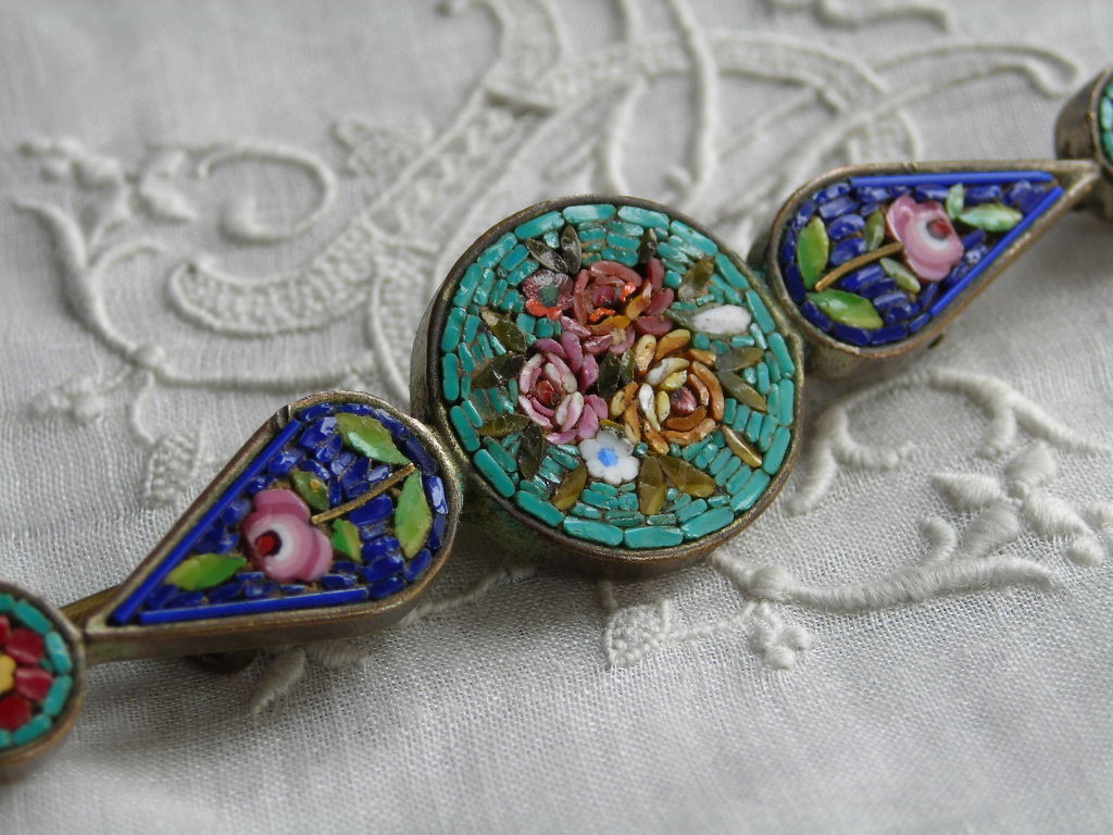 ローマン・モザイクのブローチ : 満月アンティーク