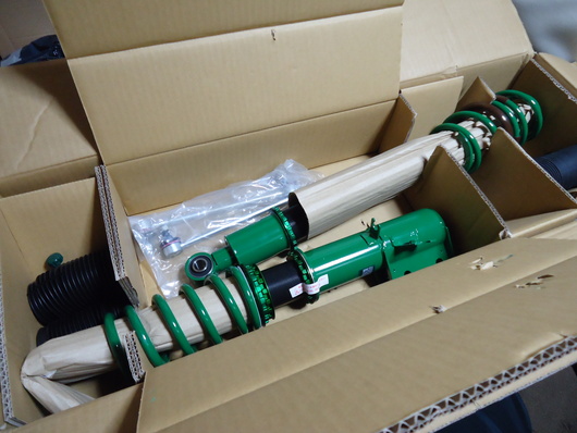 スイフトスポーツ車高調キット取付(TEIN STREET FLEX) : 燃やせない