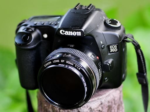 デジタル一眼レフ・クラッシックス（5）「CANON EOS 30D」 : 【匠の