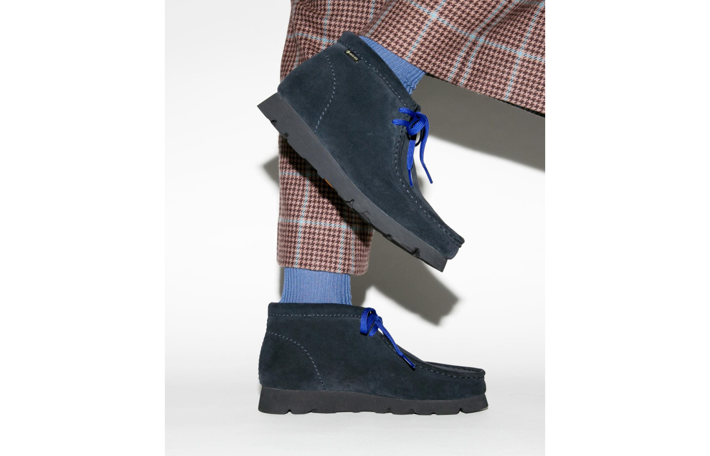 ビームス ボーイ］の別注ワラビー、 今季はネイビーカラーの