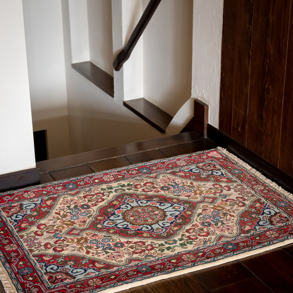 ペルシャ絨毯（手織り） 玄関マットMサイズ (約60×90cm) – Persiadirect