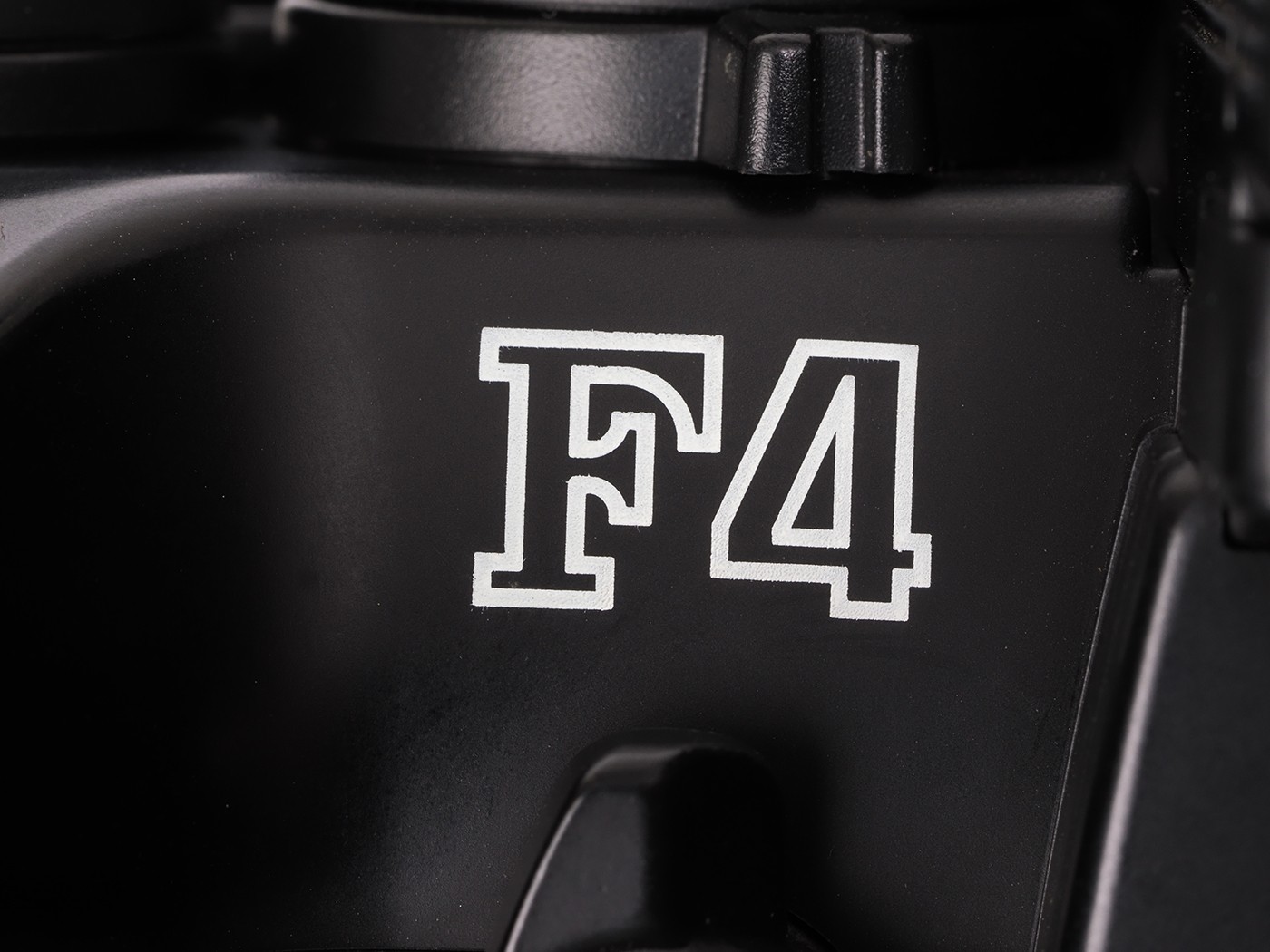 赤城耕一：第42回 とにかくデカくて重たい！モータードライブ内蔵の