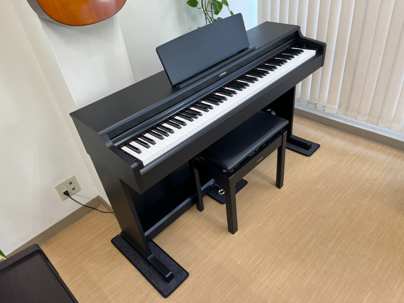 YAMAHA YDP-165B 22年製 中古 電子ピアノ 椅子付き アリウス ブラック