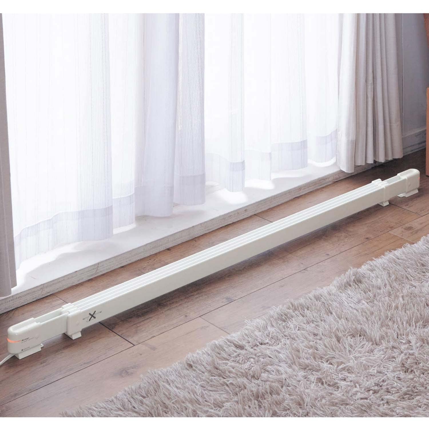結露抑制する窓下専用ヒーター「ウィンドーラジエーター」（寒さ