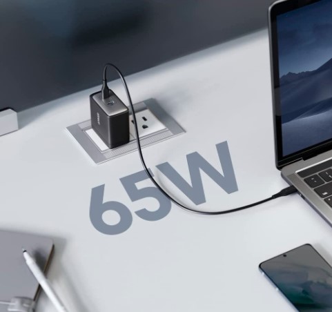 Apple MacBook Pro スペースグレー 充電しながらの使用が必須 Apple