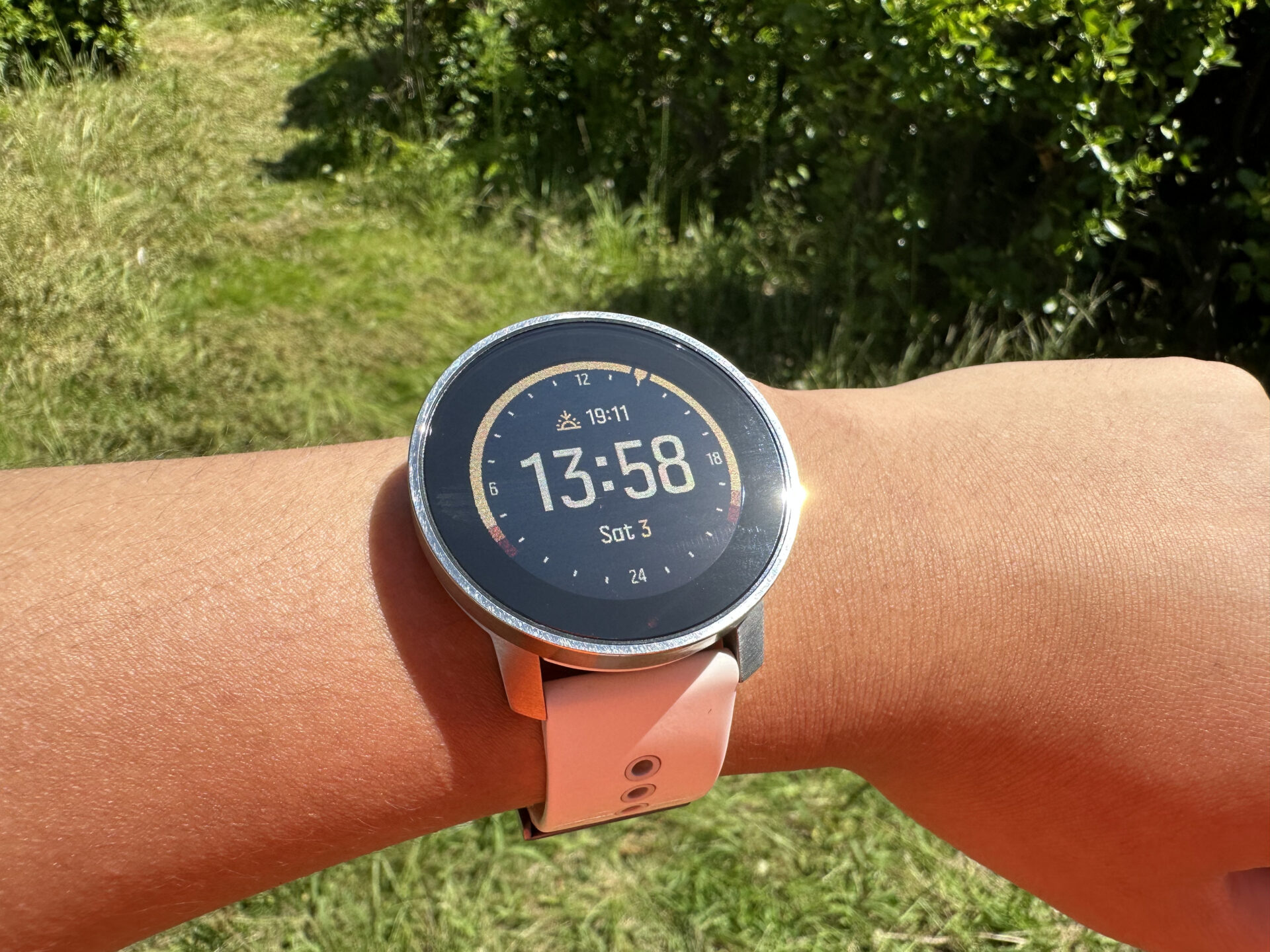 装備レビュー】北欧スントのセミハイエンドGPSウォッチ「SUUNTO 9 PEAK