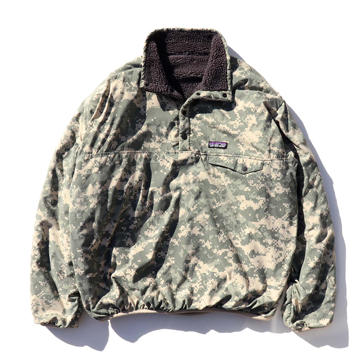 POST JUNK / 00's PATAGONIA “ACU DIGITAL CAMO” Reversible Snap-T