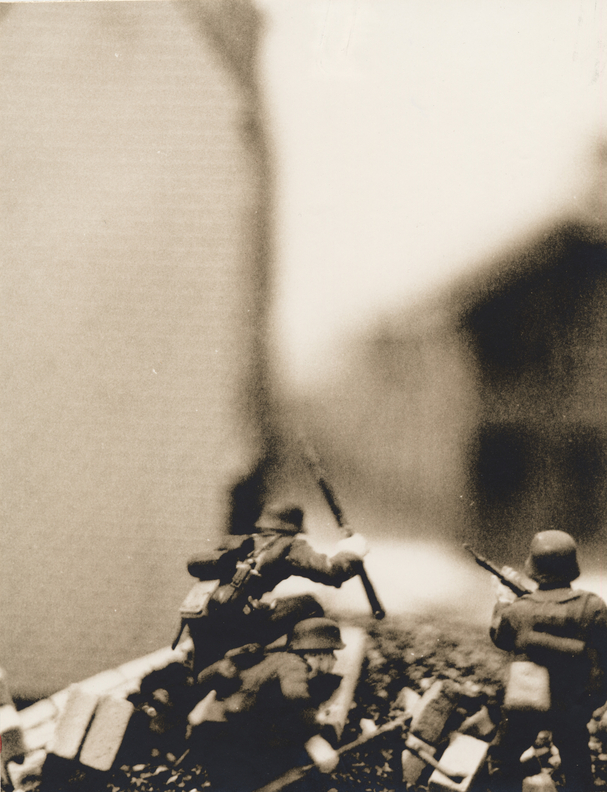 Hitler Moves East: A Graphic Chronicle, 1941-43 - powerHouse Books