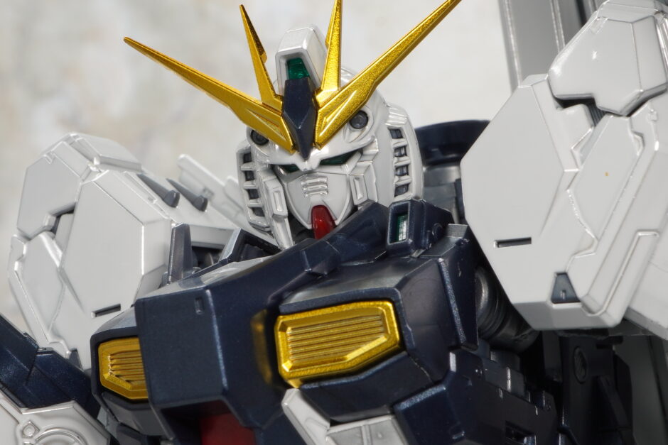 RG】νガンダム[チタニウムフィニッシュ]【ガンダムベース限定