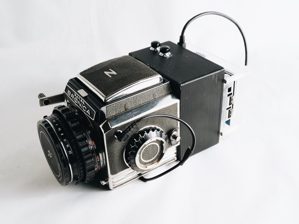 中判フィルムカメラをデジカメ化！？格安デジタルバック「ZANGI