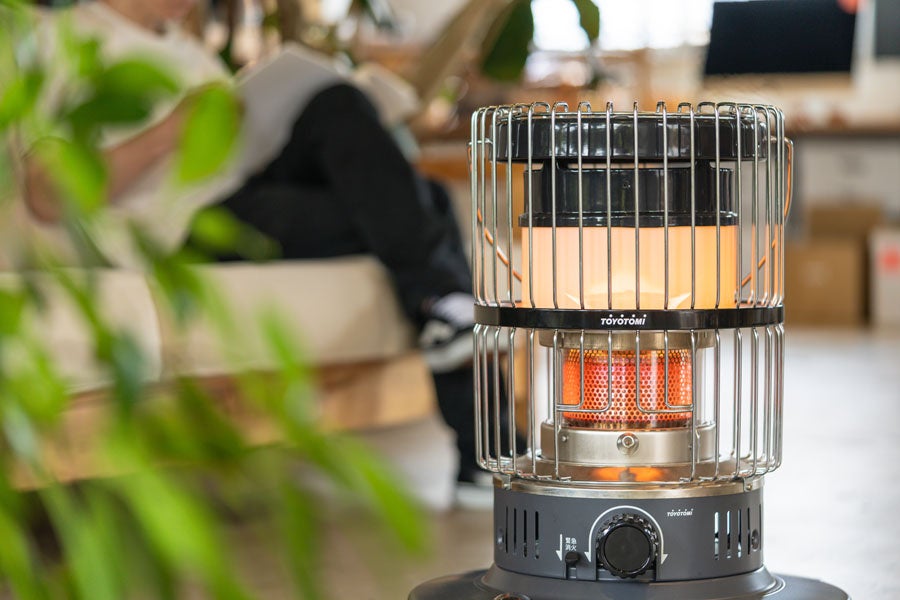 トヨトミの石油ストーブに新色が登場！対流形ストーブ「KR-47A」・反射