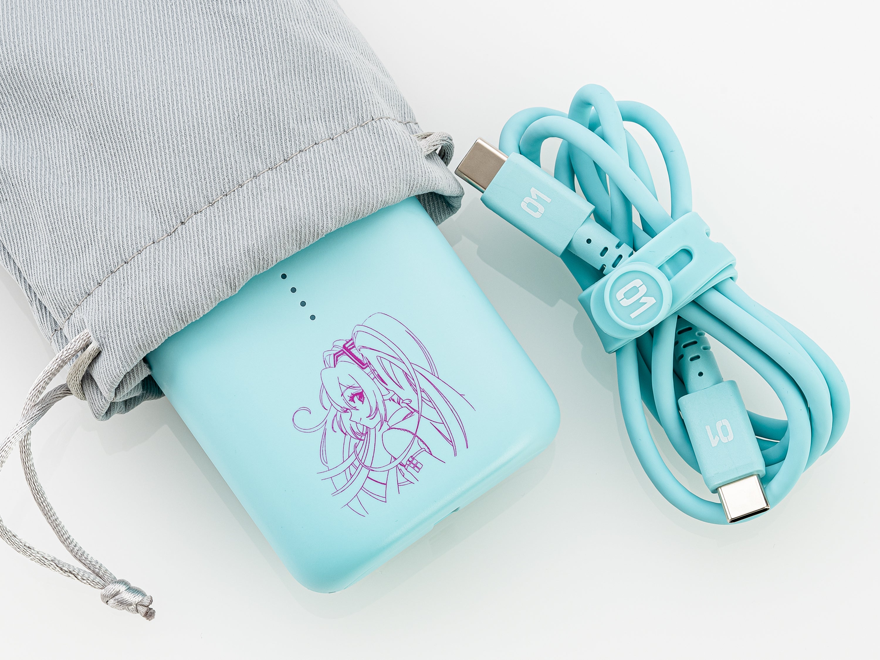 アウリン、「初音ミク」デザインのモバイルバッテリーを発表 | 株式