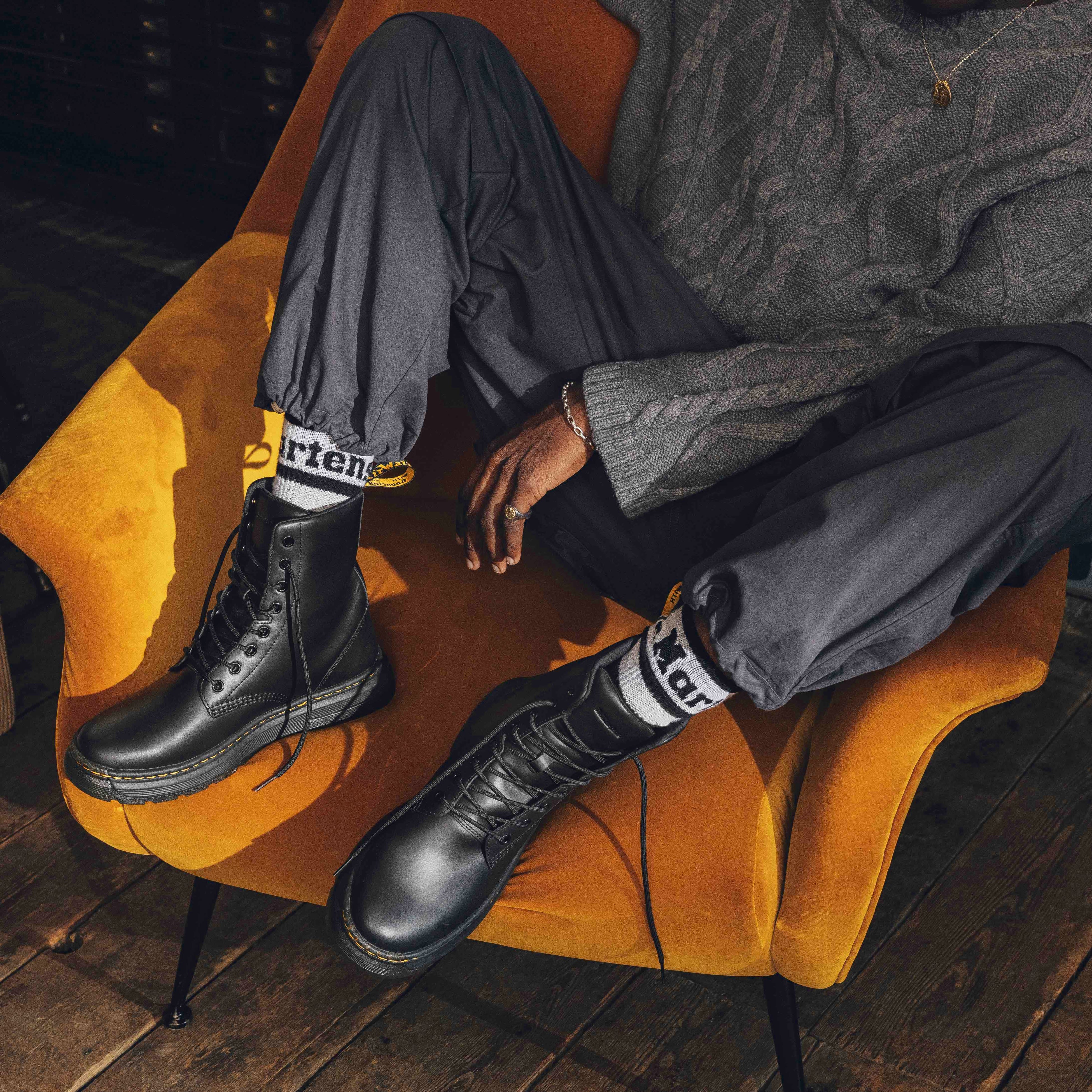 ドクターマーチン 快適性を極めた最軽量8ホールブーツを発売