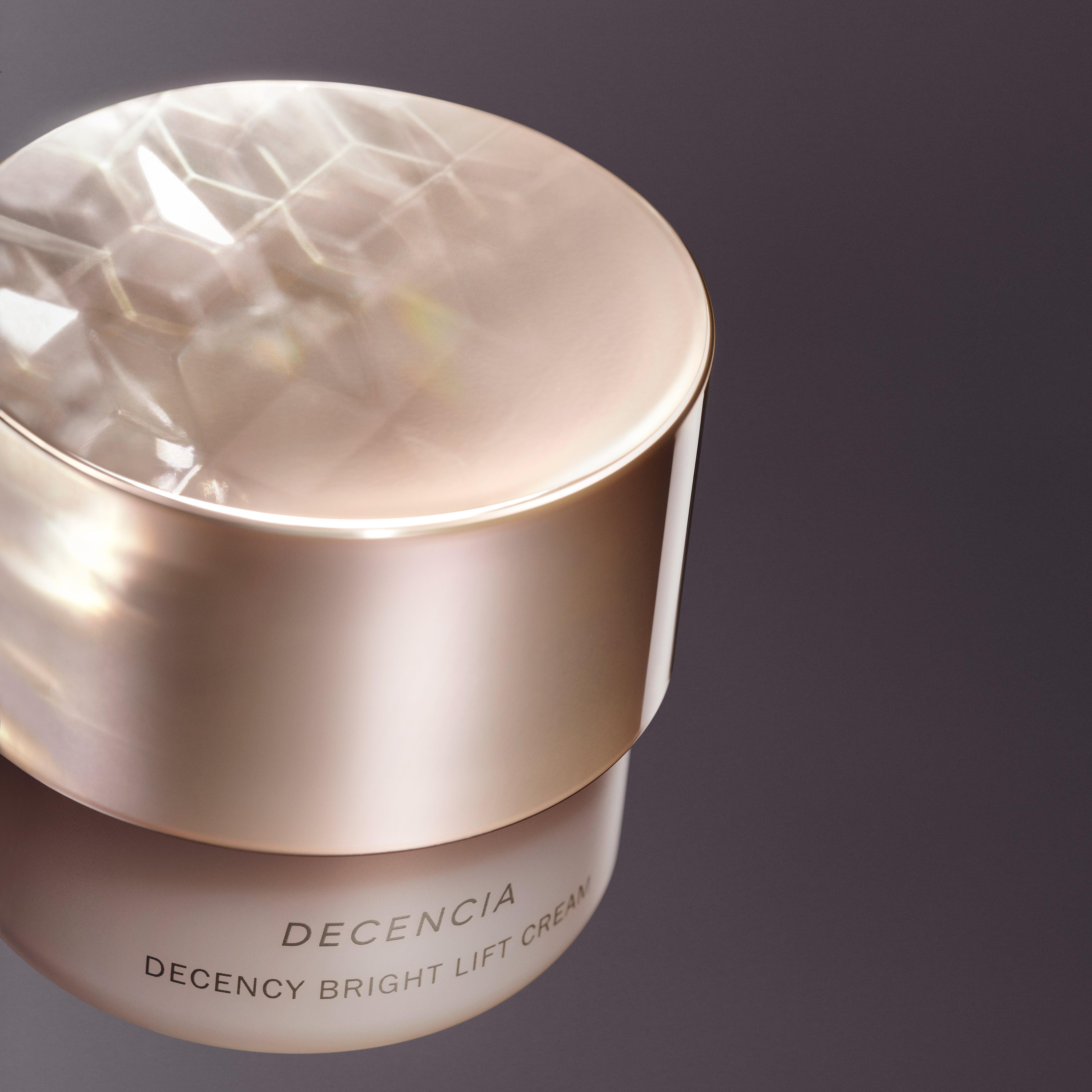 敏感肌ブランド【ディセンシア】最高峰シリーズDECENCY リニューアル