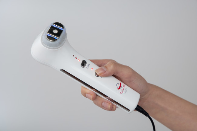 皮膚の専門家監修 エステサロンが開発した美顔器・人気のエステをご