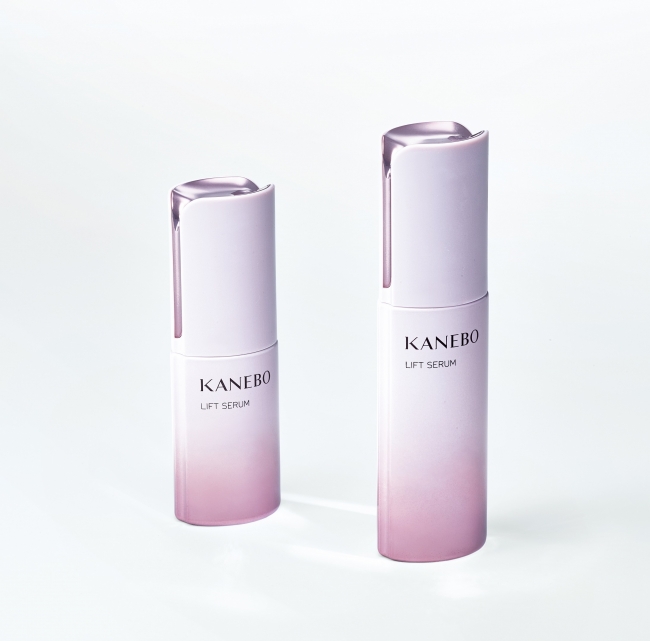 美しさの基準ジョーラインの肌と目もとにピンと張るようなハリを与え