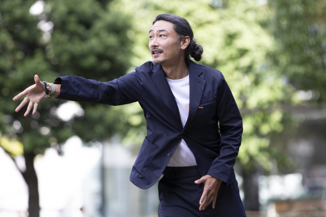 スーツに見える作業着×ロコンド×宮迫博之 限定モデル「YZO宮迫Edition