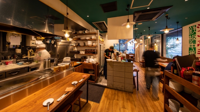 2018年に大流行中の”マー活”！”毛沢東スペアリブ”でお馴染み、鉄板中華